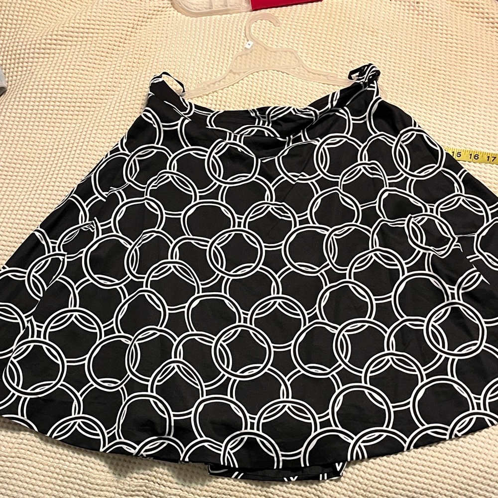 Amanda & Chelsea Black and White Skater Skirt